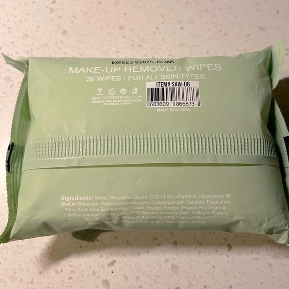 🔴 4/$15 NEW Aloe Vera Moisturizing Makeup Remover Wipes 30 count pack - Picture 5 of 5